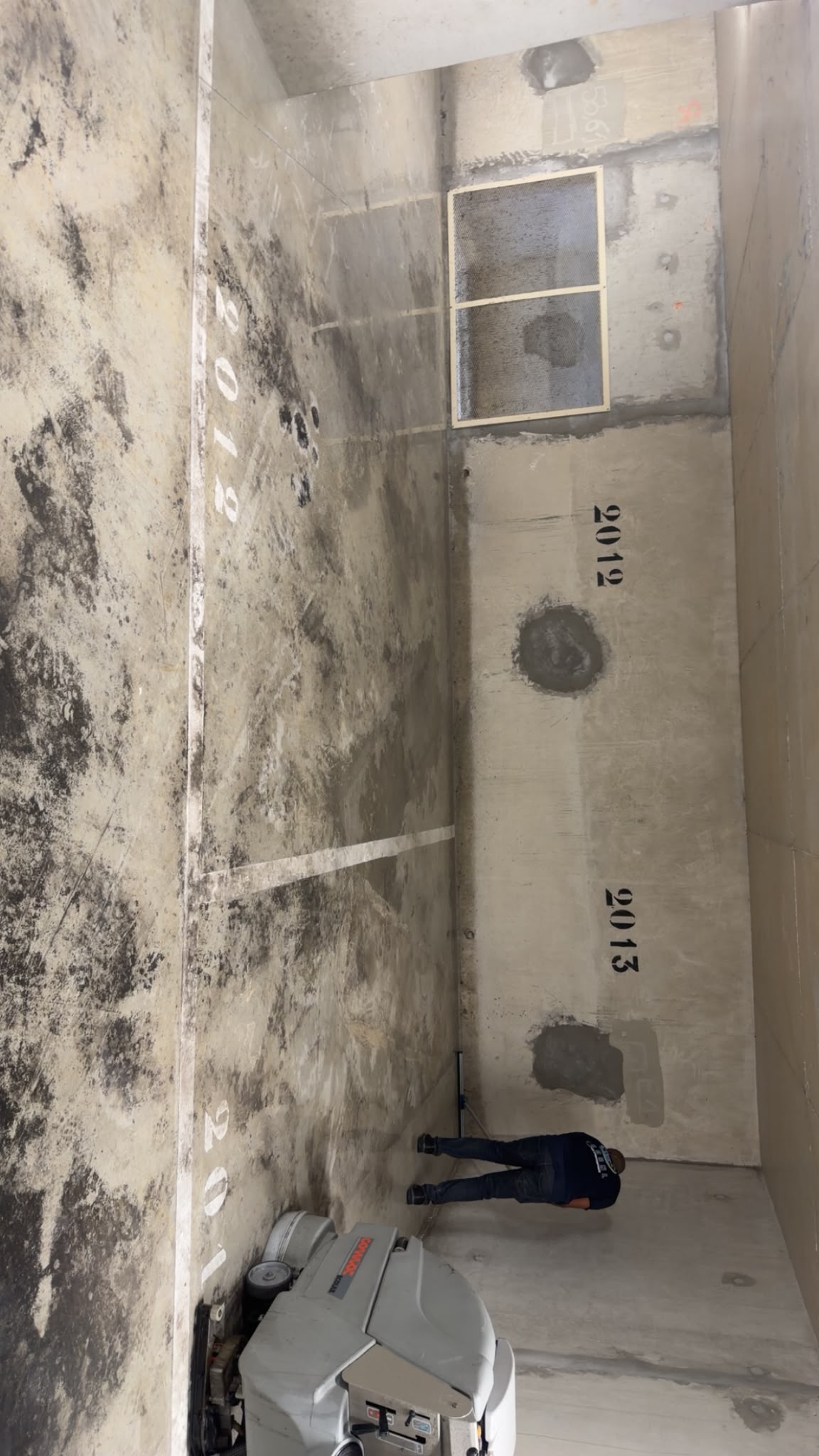 Parking industriel — avant intervention